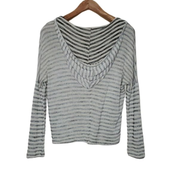 Tea & Rose Womens Striped Pullover Hoodie Size‎ Med - Picture 2 of 5
